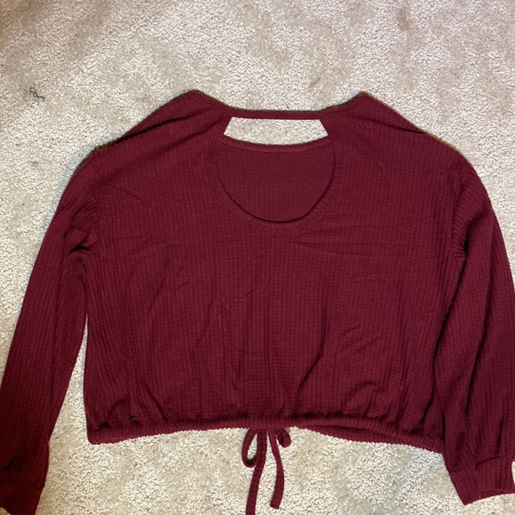 Hollister Long Sleeve open back top - Picture 4 of 5